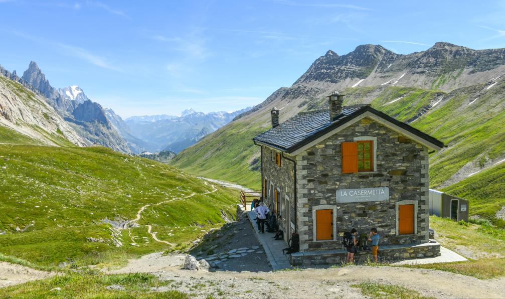 french-alps-classic-tour-du-mont-blanc-7-hiking-days