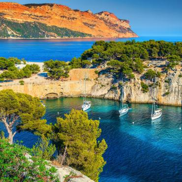 hiking in provence: famous calanques of cassis