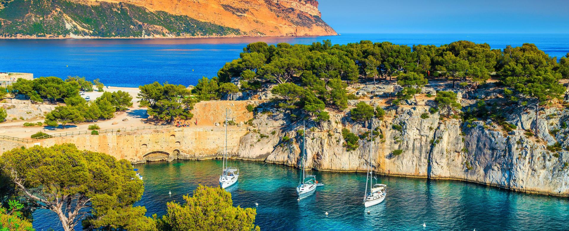 hiking-in-provence-famous-calanques-of-cassis