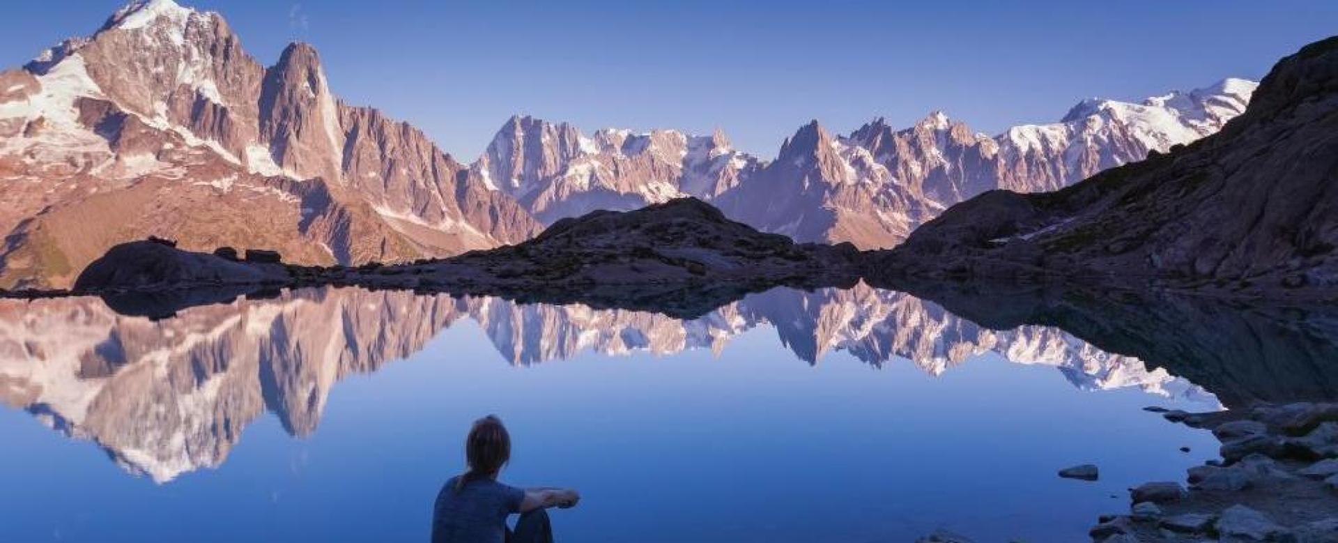 guided-tour-du-mont-blanc-in-mountain-huts